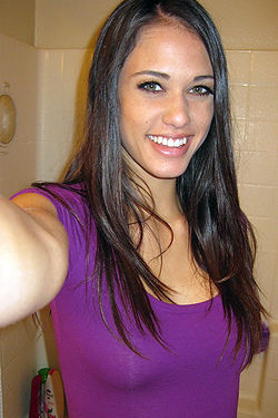 Perfect Teen Takes Selfshot Pictures